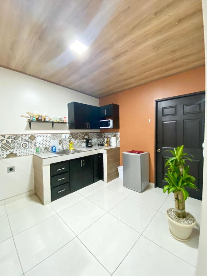Pura Vida Apartment. 5 Min From Airport 阿拉胡埃拉 外观 照片