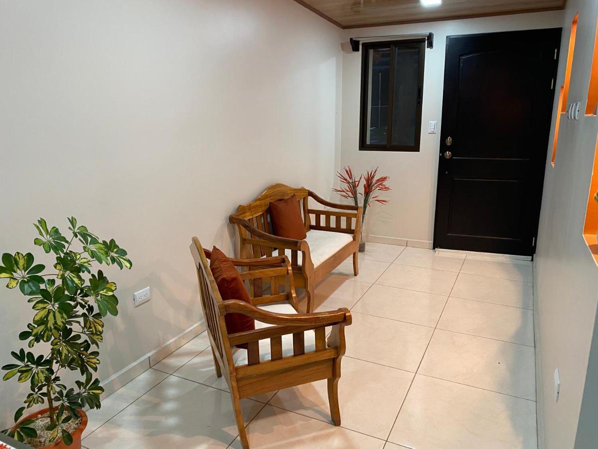 Pura Vida Apartment. 5 Min From Airport 阿拉胡埃拉 外观 照片